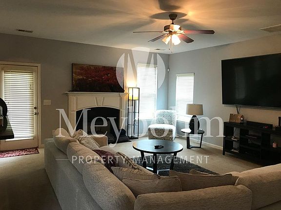 3rd image of 2627 Leland Dr