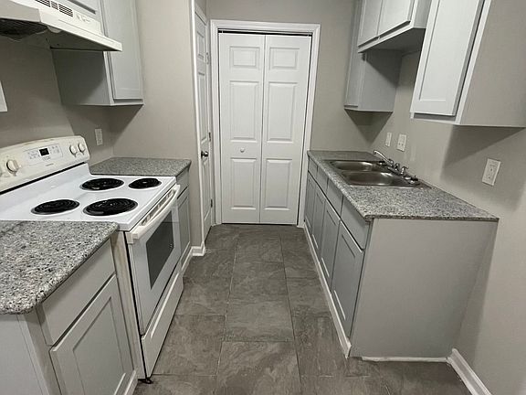 3rd image of 11641 Sherwood Hollow Ct APT D