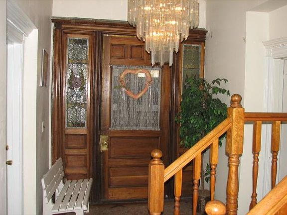 2nd image of 486 Bramhall Ave APT 3A