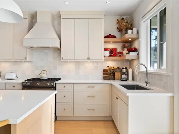 973 Isabell Ave, Langford, BC V9C 2N2