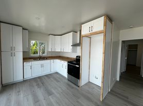 101 Bay Shore Ave, Long Beach, CA