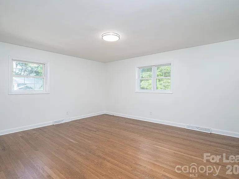 2020 Helen Dr — Photo 25