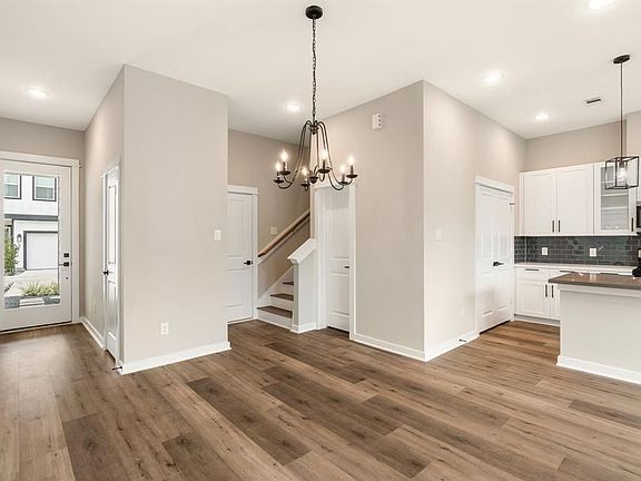 5th image of 6712 Parker Grove Ln