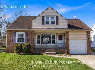 5876 Wickfield Dr, Parma Heights, OH 44130