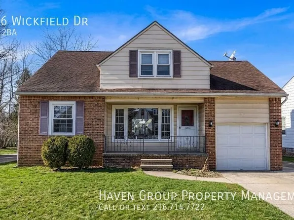 5876 Wickfield Dr, Parma Heights, OH 44130
