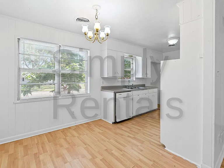 3500 Nashville Ave — Photo 8