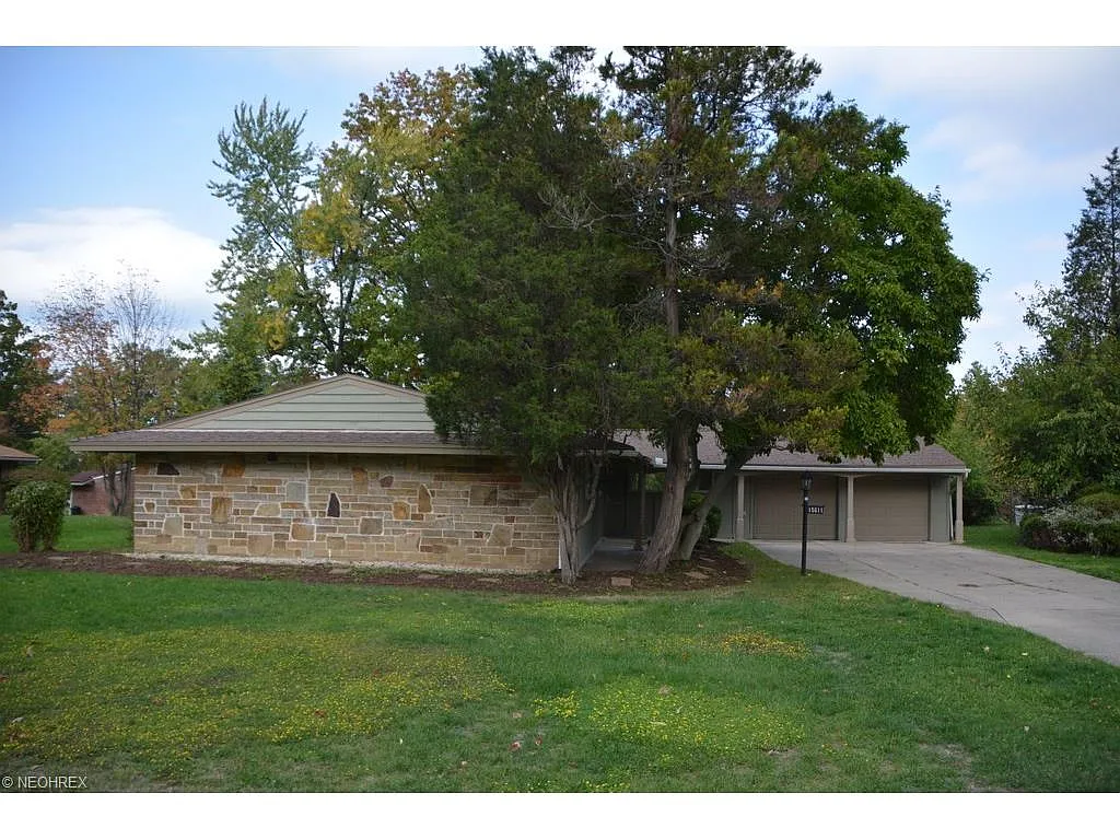 15611 Forest Hills Blvd photo 1