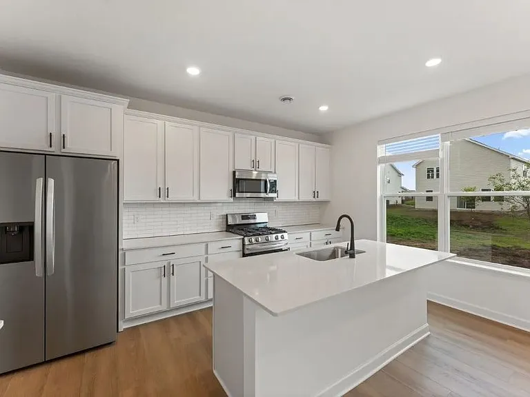 18325 Gladiator Dr — Photo 5