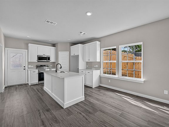 2nd image of 2209 Brookes St
