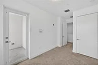 1044 NE 18th Ave #203 — Photo 6
