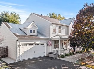 400 Kensington Dr, Oswego, IL 60543