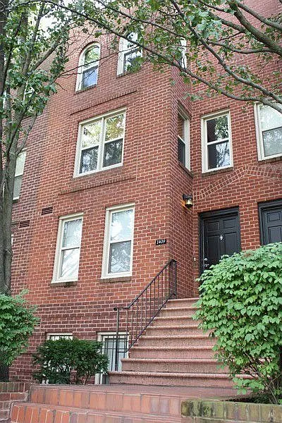 1409 A St NE #1409 photo 1