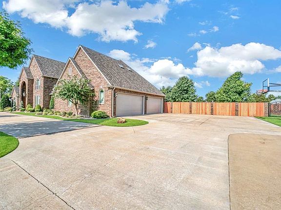 3rd image of 8212 NW Stonebridge Ct
