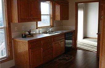 5th image of 805 Hawthorne Dr