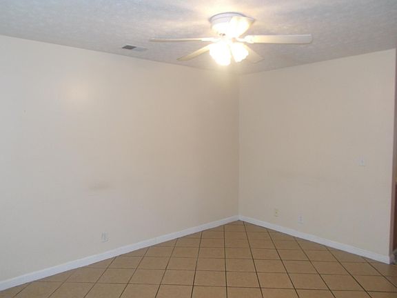 2nd image of 141 Gray Hill Ct