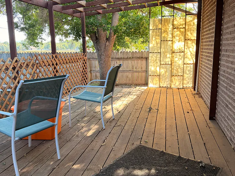 3327 E Locust St — Photo 10
