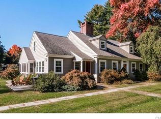 10 Juniper Rd, Newtown, CT 06470