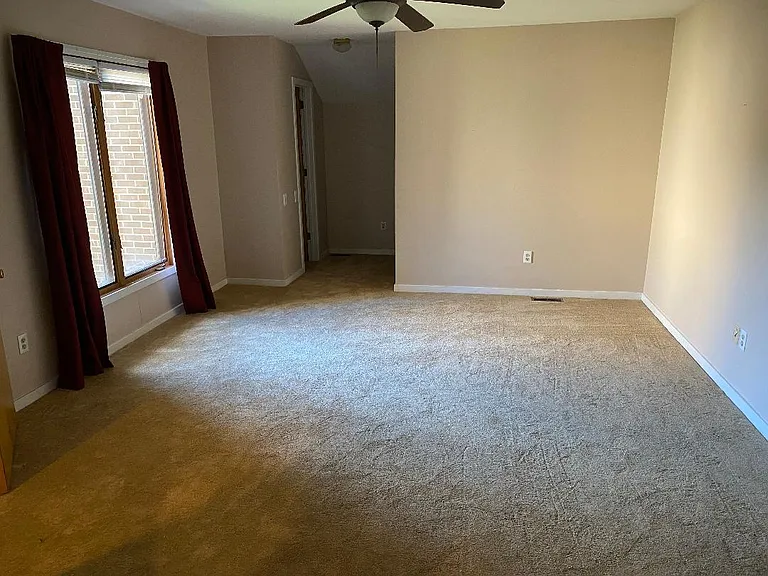 111 Falcon Ln — Photo 17