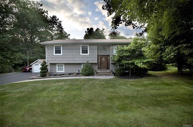 1st image of 20 Scher Dr