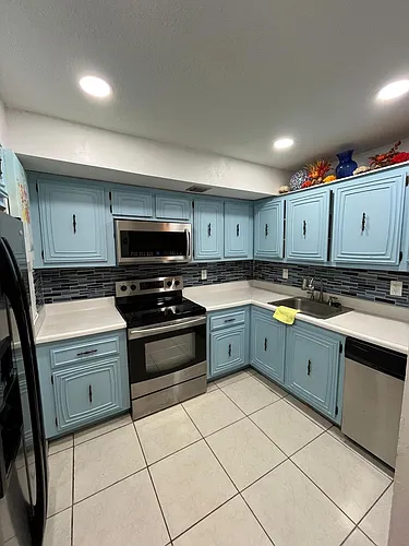 7041 Environ Blvd Photo 1