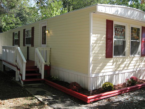 3rd image of 1427 Shirley Dr