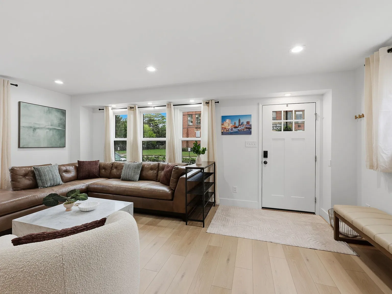 4 bed, 3.5 bath, 1920 sqft, $5,875 — Photo 3
