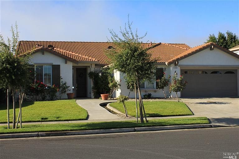 1st image of 755 Antiquity Dr