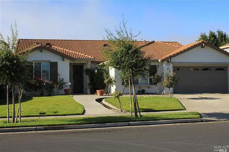755 Antiquity Dr photo 1
