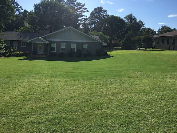 3rd image of 208 Arrowhead Dr