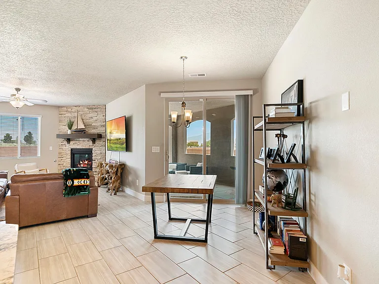 4453 Skyline Loop NE — Photo 22