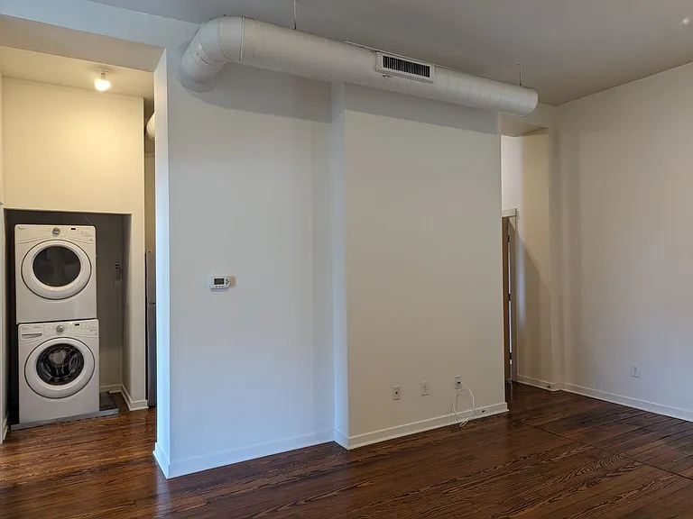 1208 Main St — Photo 10