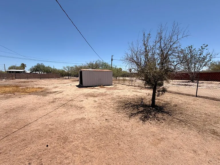 211 S Desoto St — Photo 16