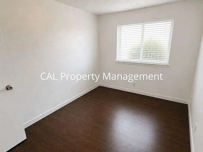 1 bed, 1.0 bath, $1,295 — Photo 4
