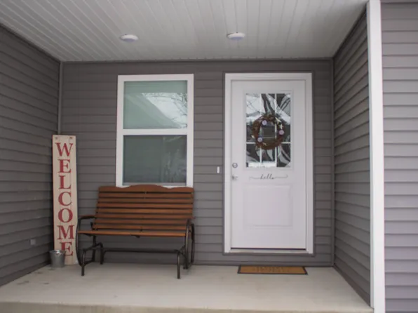110 Lippold St, Farmersville, IL 62533