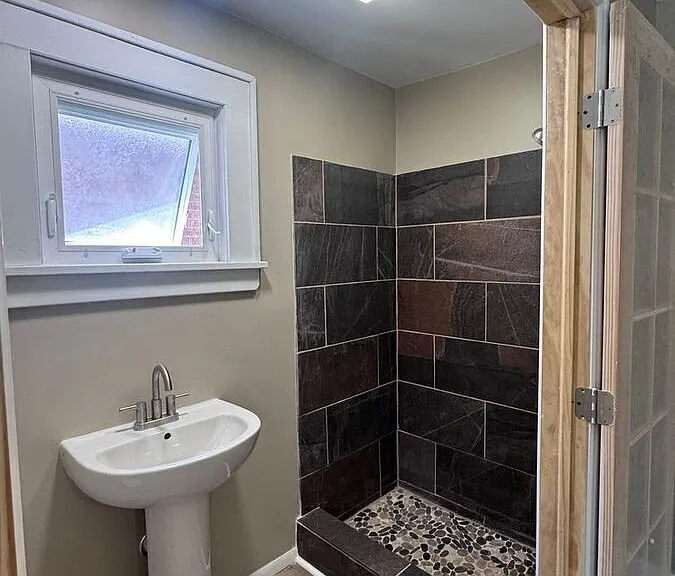 306 Poplar St — Photo 5