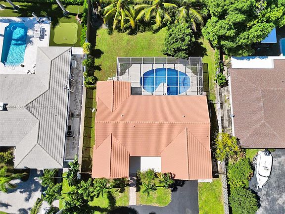 2nd image of 4771 Bayview Dr