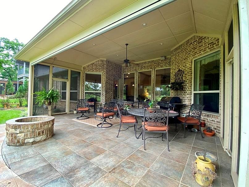 1st image of 155 Saint Andrews Dr E