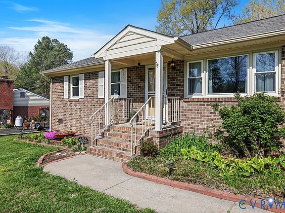 3rd image of 2831 Delfin Rd