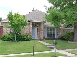 2318 Woodglen Dr, Garland, TX 75040
