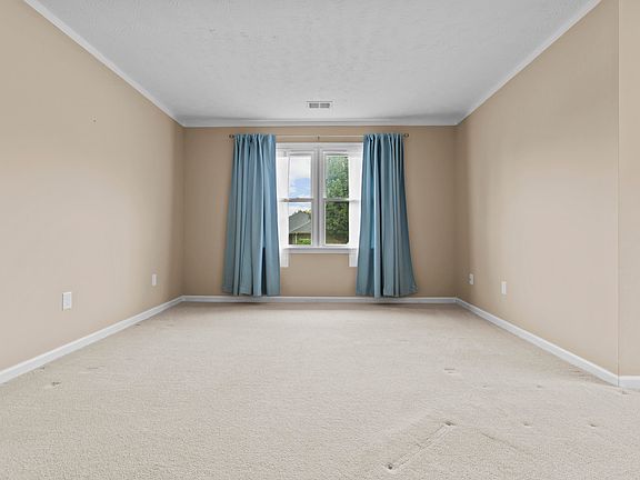4th image of 1575 Trent Blvd