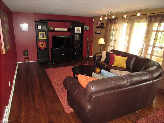 3rd image of 426 Marviel Dr