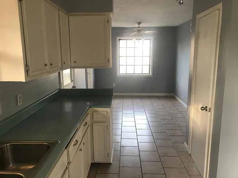 7014 Tulip Trail Dr — Photo 4