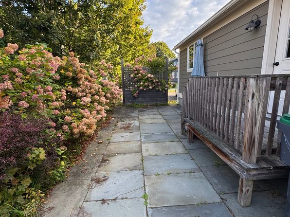 28 Moore Ave #1