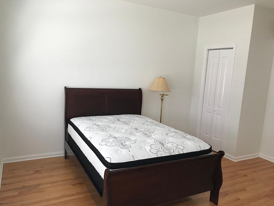 1st image of 840 W Village Ct #1
