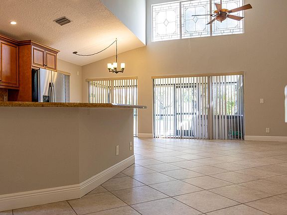 4th image of 7326 Pinewalk Drive #7326