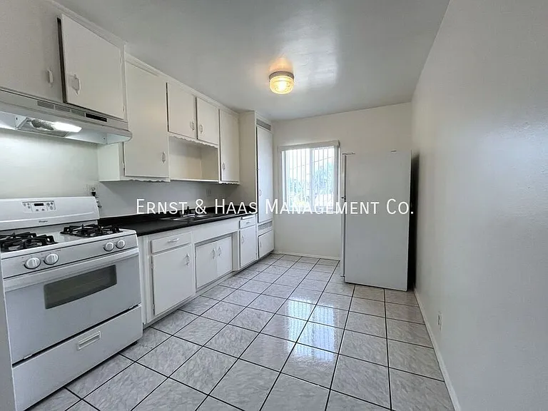 2921 E Artesia Blvd #4 — Photo 4