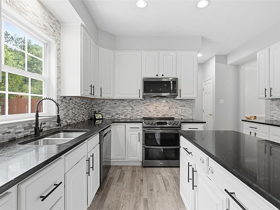 4th image of 602 Meghan Ct
