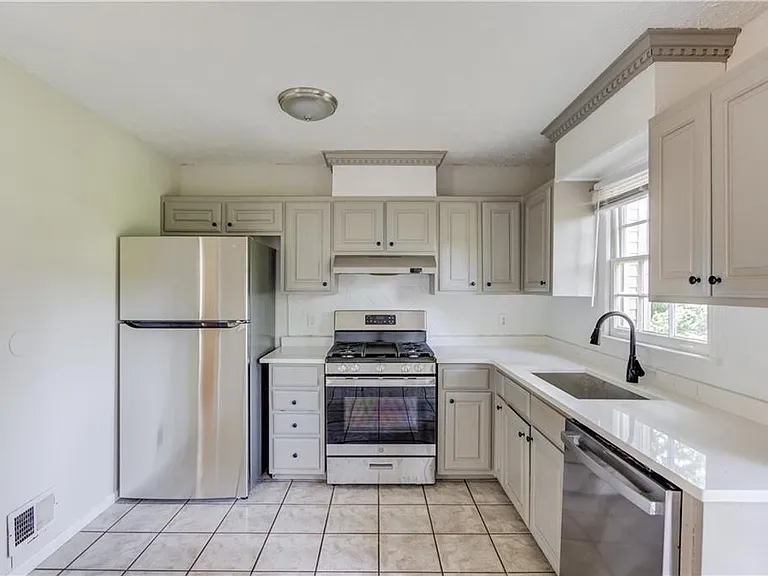 4647 Candlewyck Way — Photo 5