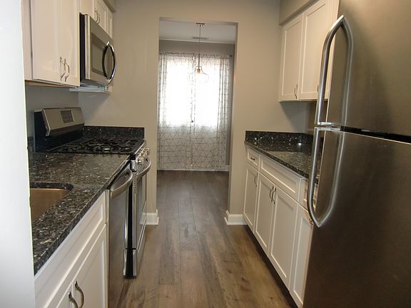 4th image of 15718 Peggy Ln APT 5N