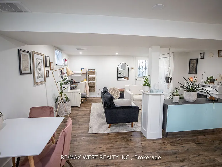 93 Peel St #2 — Photo 10